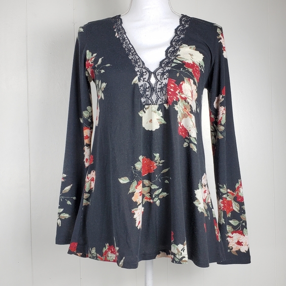 Daytrip floral long sleeved lace v neck top size small - Picture 6 of 14